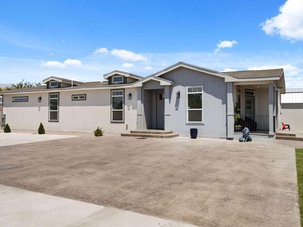 3447 Blake Road SW, Albuquerque, NM 87105
