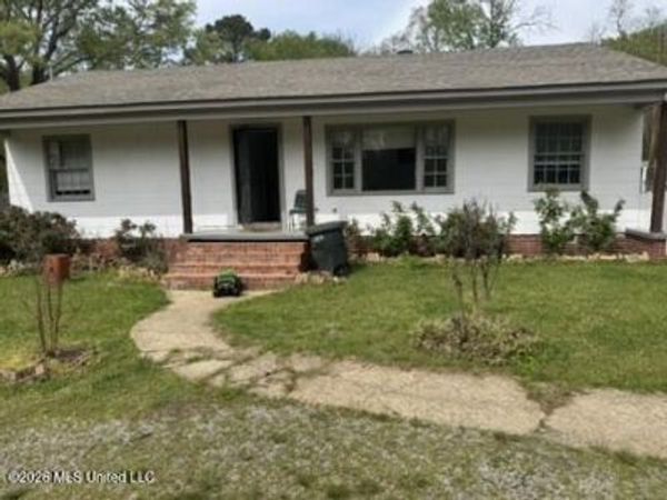 1118 W Mcdowell Road, Jackson, MS 39204