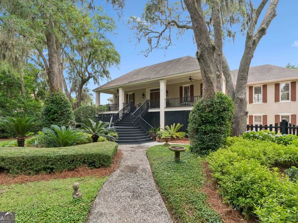 423 Mimosa Drive, Saint Simons Island, GA 31522