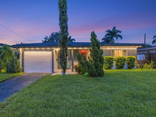 4670 NE 4TH Avenue, Oakland Park, FL 33334
