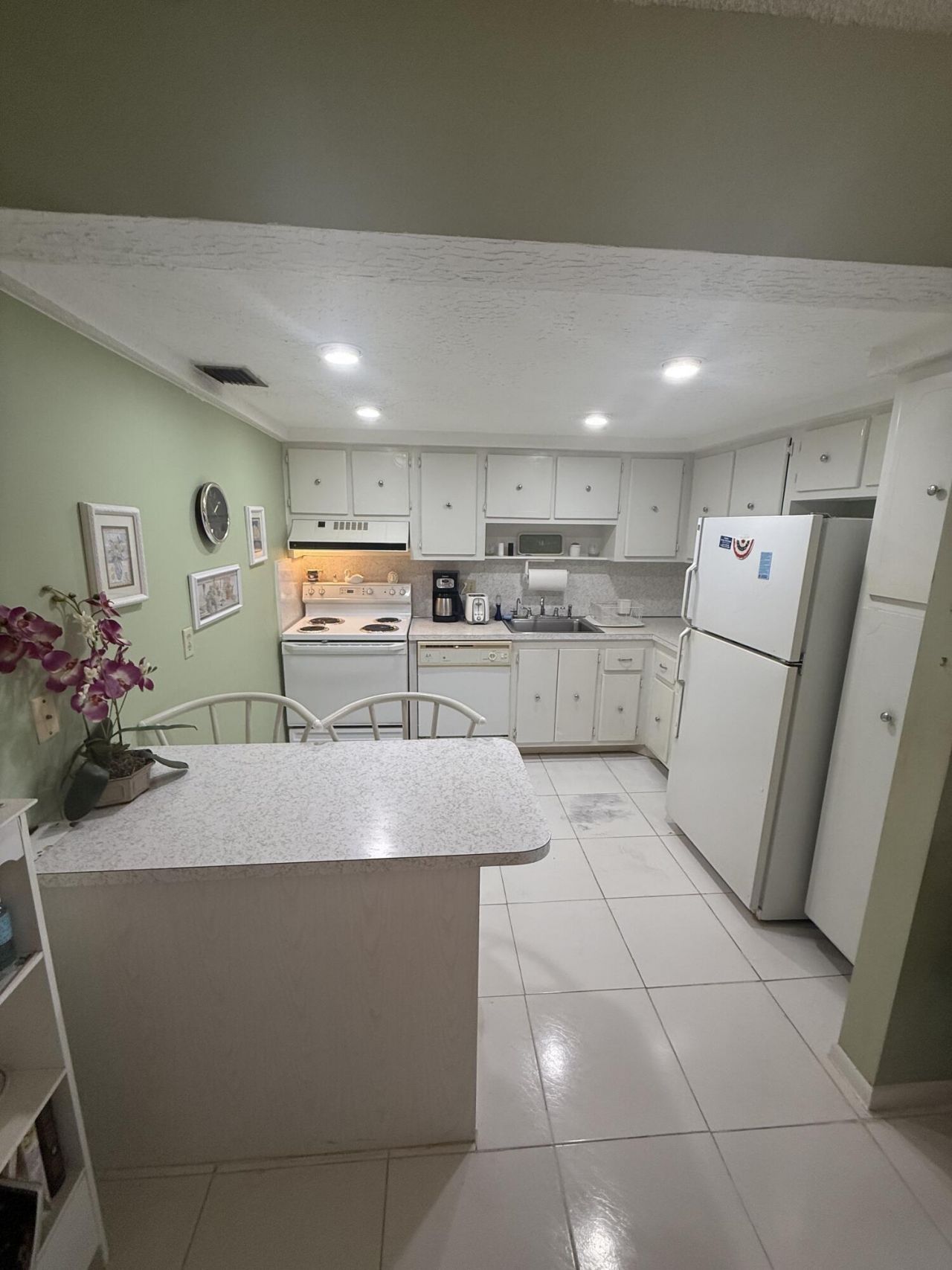 407 Greenbrier A, West Palm Beach, FL 33417 Photo