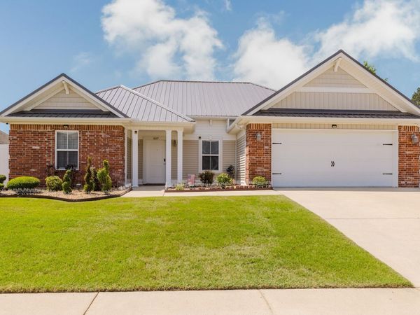 605 Surrey Lane , Benton, AR 72015