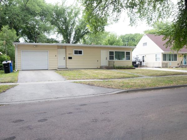 1017 18th Street S, Fargo, ND 58103