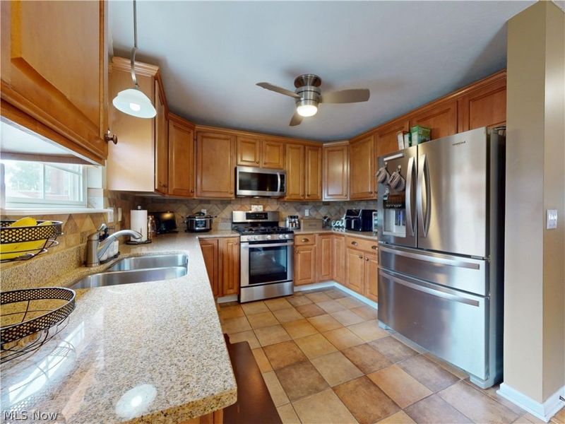 2147 Tucks Track Drive, Cleveland, OH 44102 Photo 11