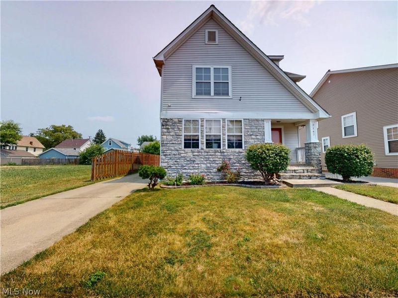 2147 Tucks Track Drive, Cleveland, OH 44102 Photo 2
