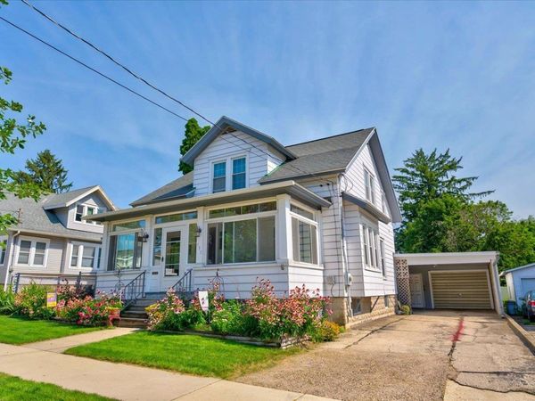 137 E School Street, Columbus, WI 53925