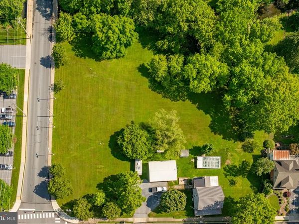 601 E MAIN STREET , LITITZ, PA 17543