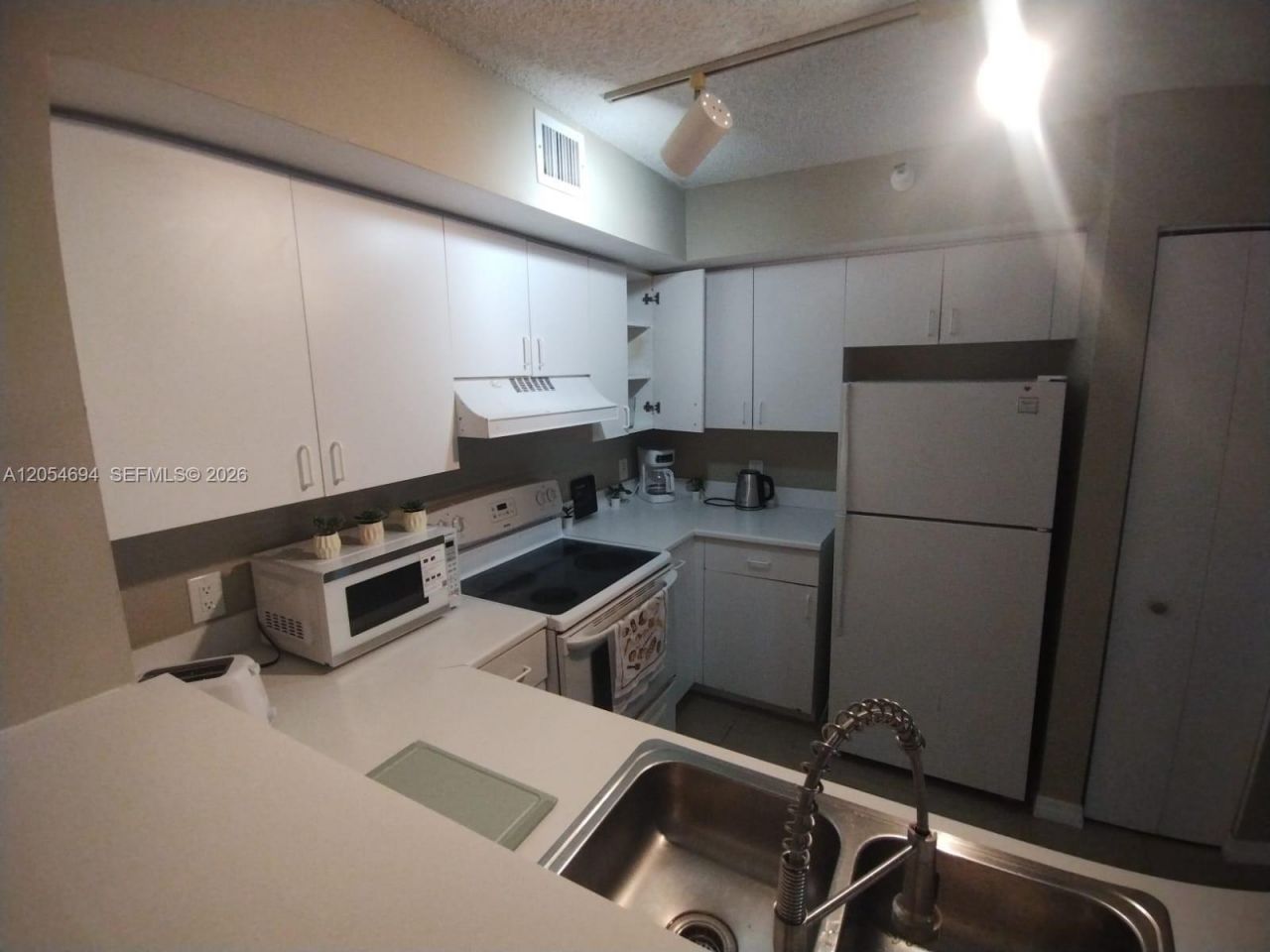111 Yacht Club Way, Unit 107, Hypoluxo, FL 33462 Photo