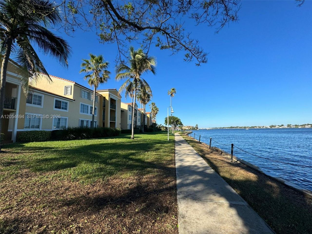111 Yacht Club Way, Unit 107, Hypoluxo, FL 33462 Photo