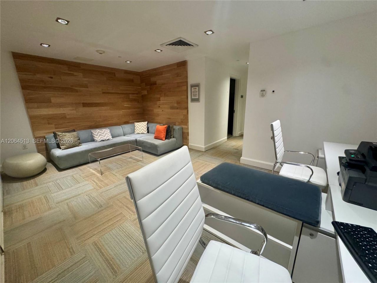 951 Brickell Ave , Unit 409, Miami, FL 33131 Photo