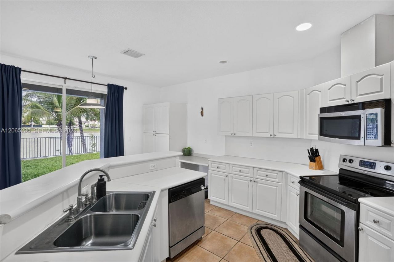 1458 SW 150th Ave, Miami, FL 33194 Photo