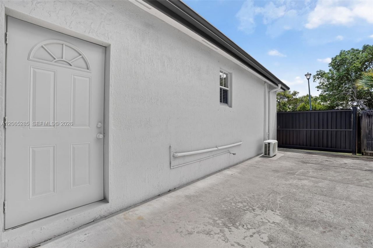 1458 SW 150th Ave, Miami, FL 33194 Photo