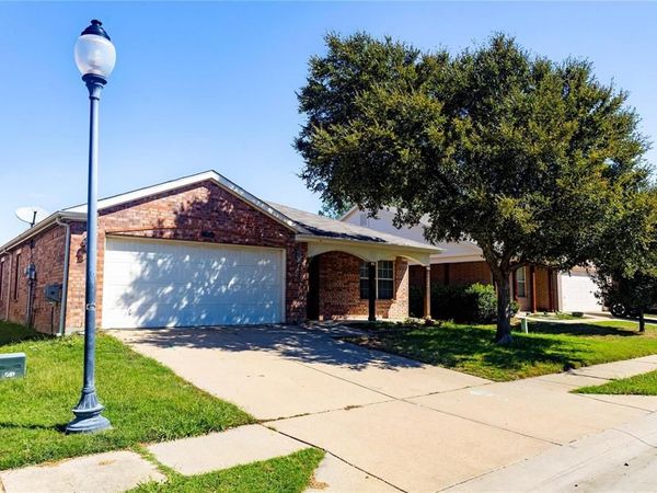 8929 Sagebrush Trail , Cross Roads, TX 76227