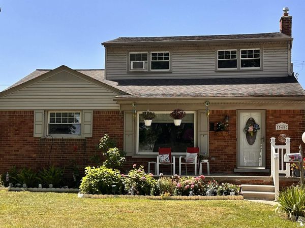 15450 Churchill Street, Southgate, MI 48195