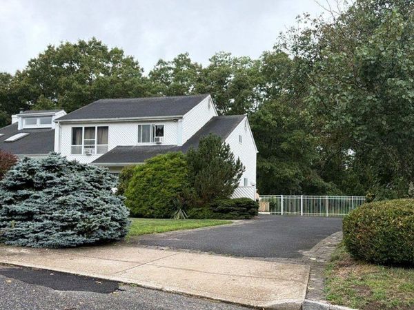 26 Bailey Lane , Manorville, NY 11949