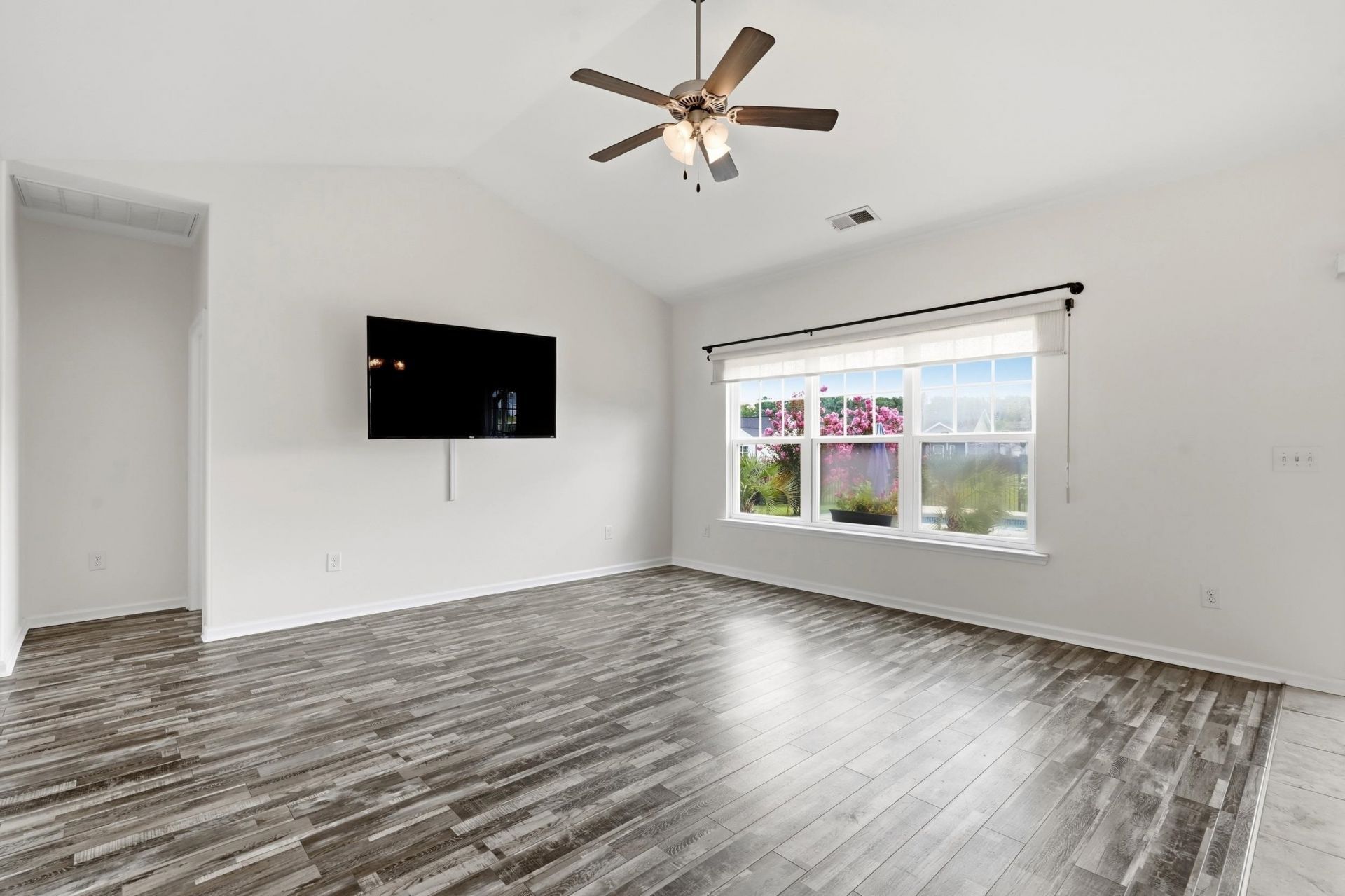 154 Springtide Dr. Photo 4