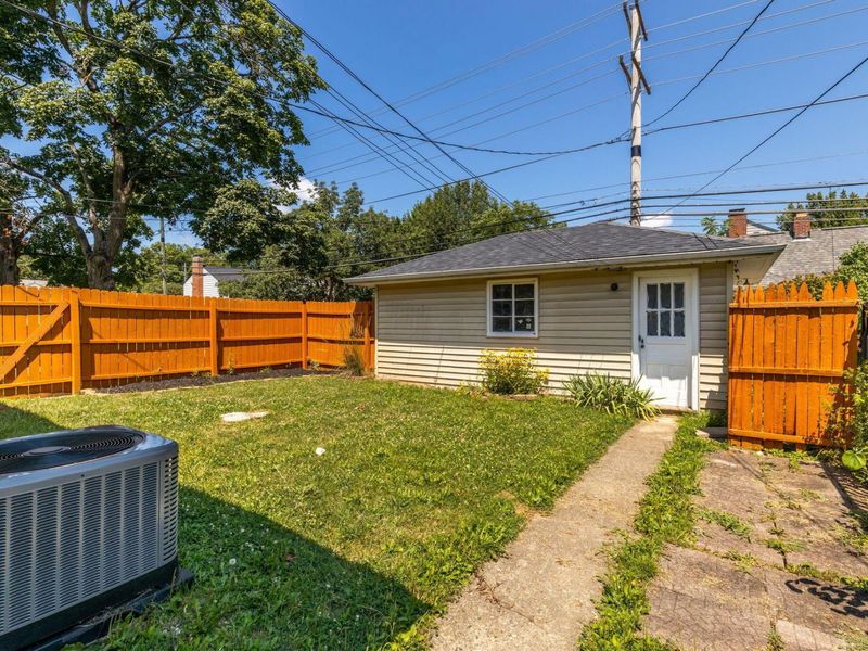 1074 Grandon Avenue, Columbus, OH 43209 Photo 23