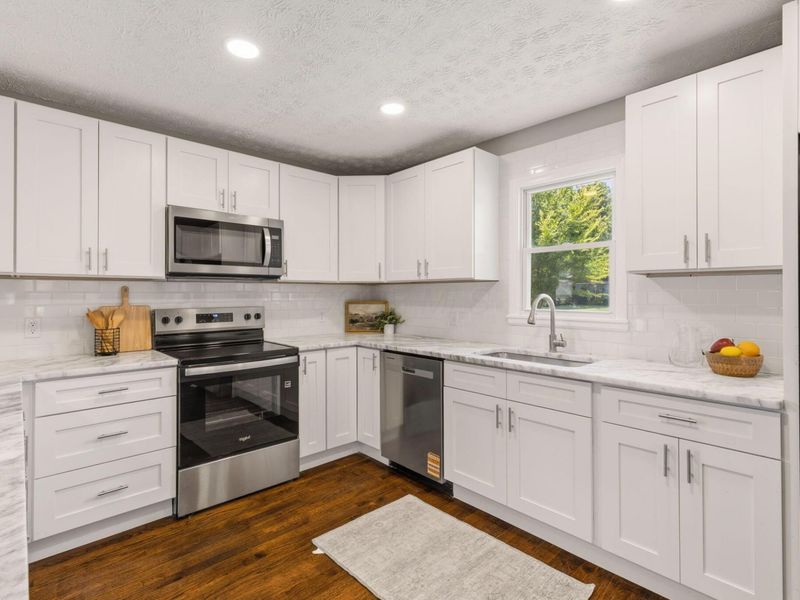 1074 Grandon Avenue, Columbus, OH 43209 Photo 6