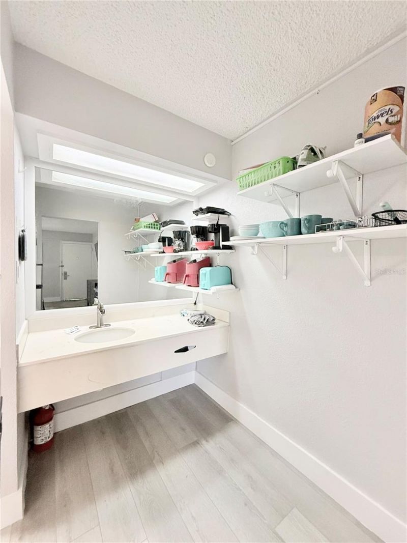 7150 N Tamiami Trail, Unit C126, Sarasota, FL 34243 Photo
