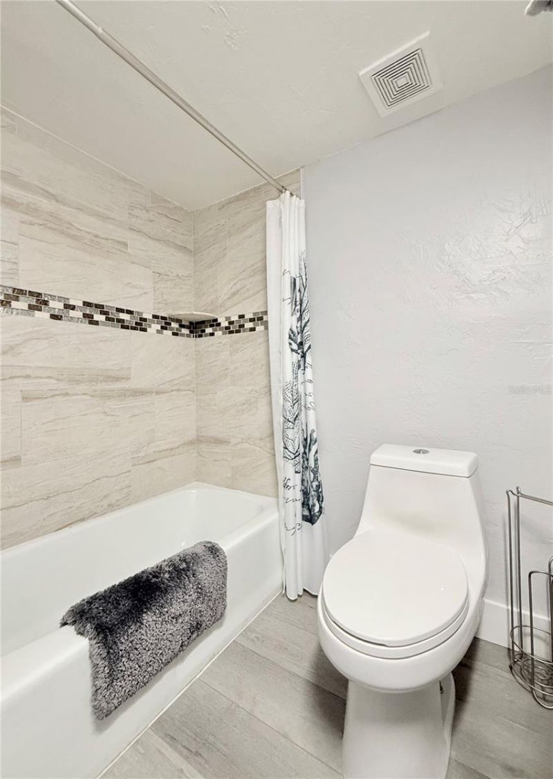 7150 N Tamiami Trail, Unit C126, Sarasota, FL 34243 Photo