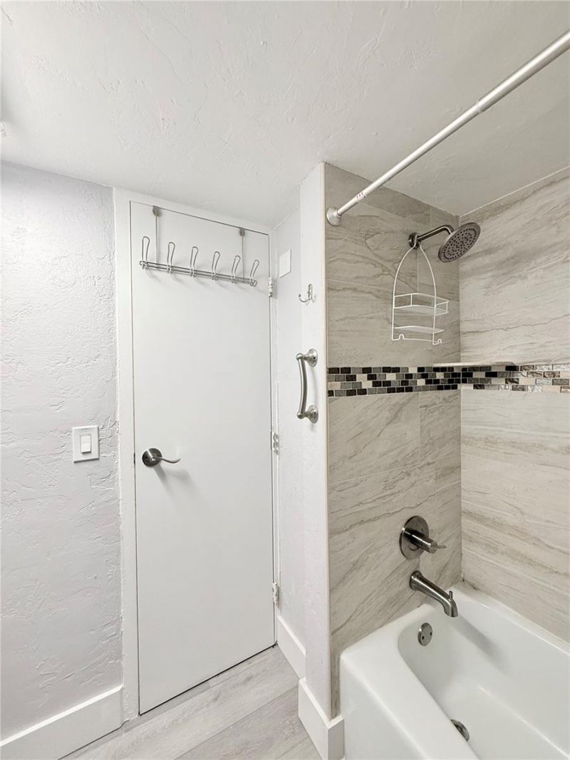 7150 N Tamiami Trail, Unit C126, Sarasota, FL 34243 Photo