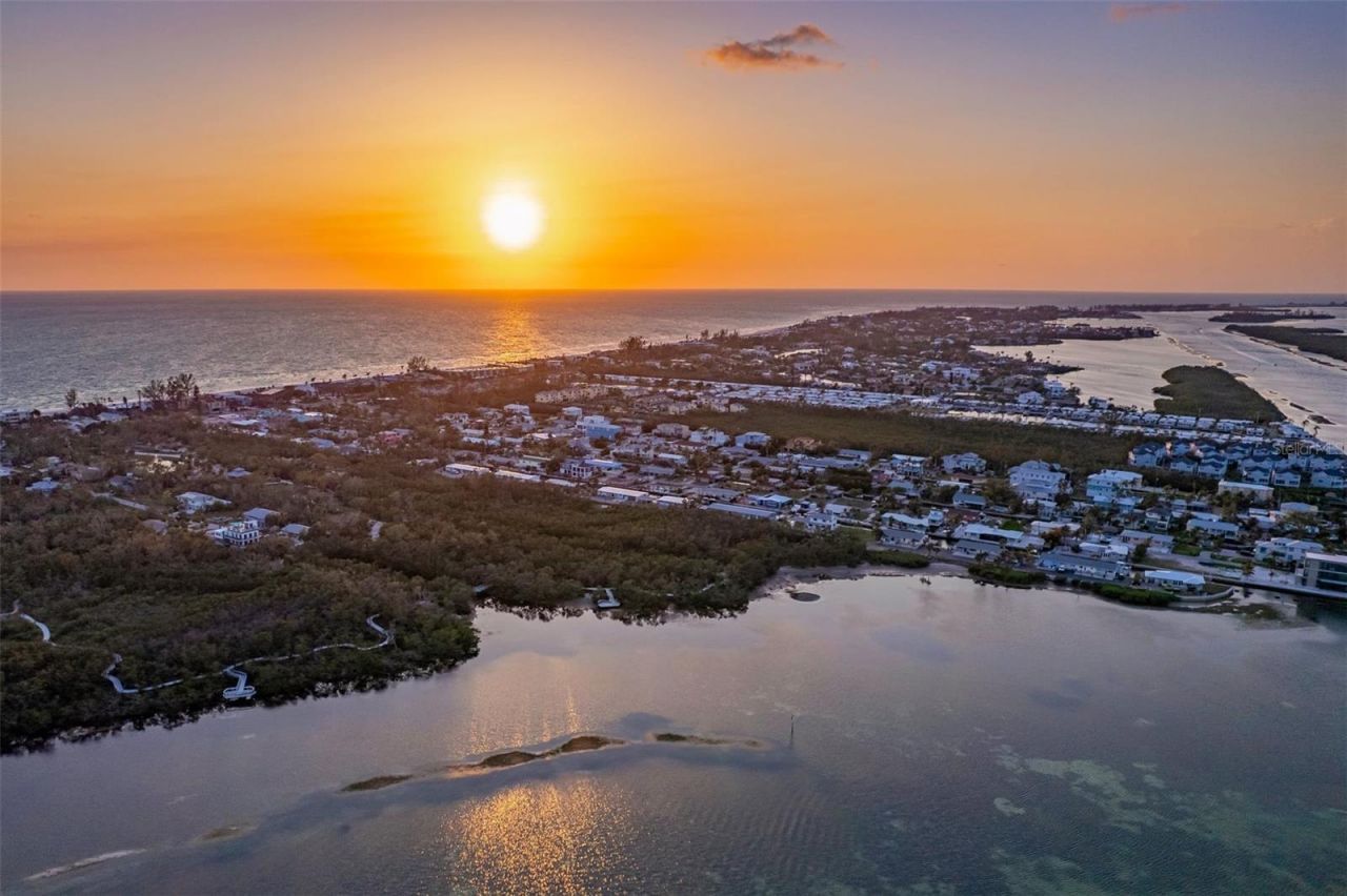 561 Gulf Bay Road, Longboat Key, FL 34228 Photo