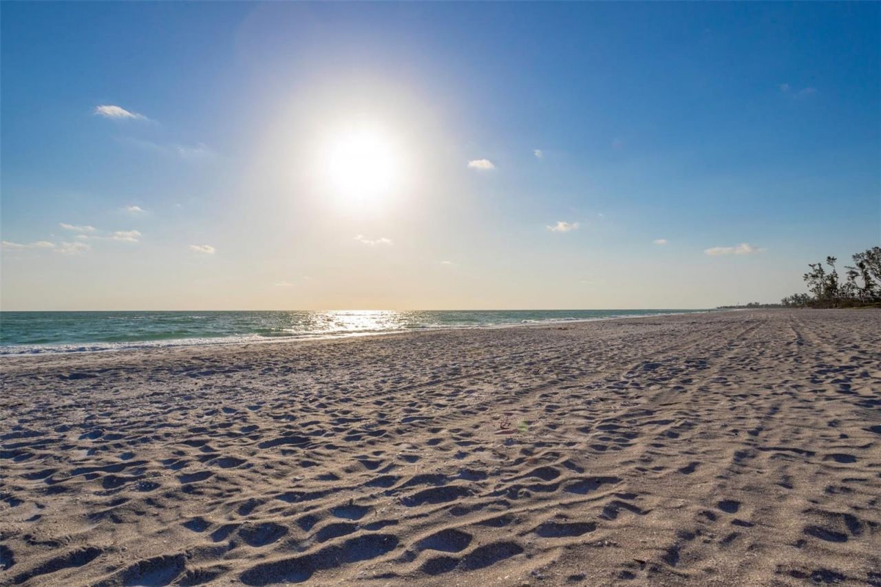 561 Gulf Bay Road, Longboat Key, FL 34228 Photo