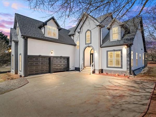 3955 Pucketts Road , Snellville, GA 30039