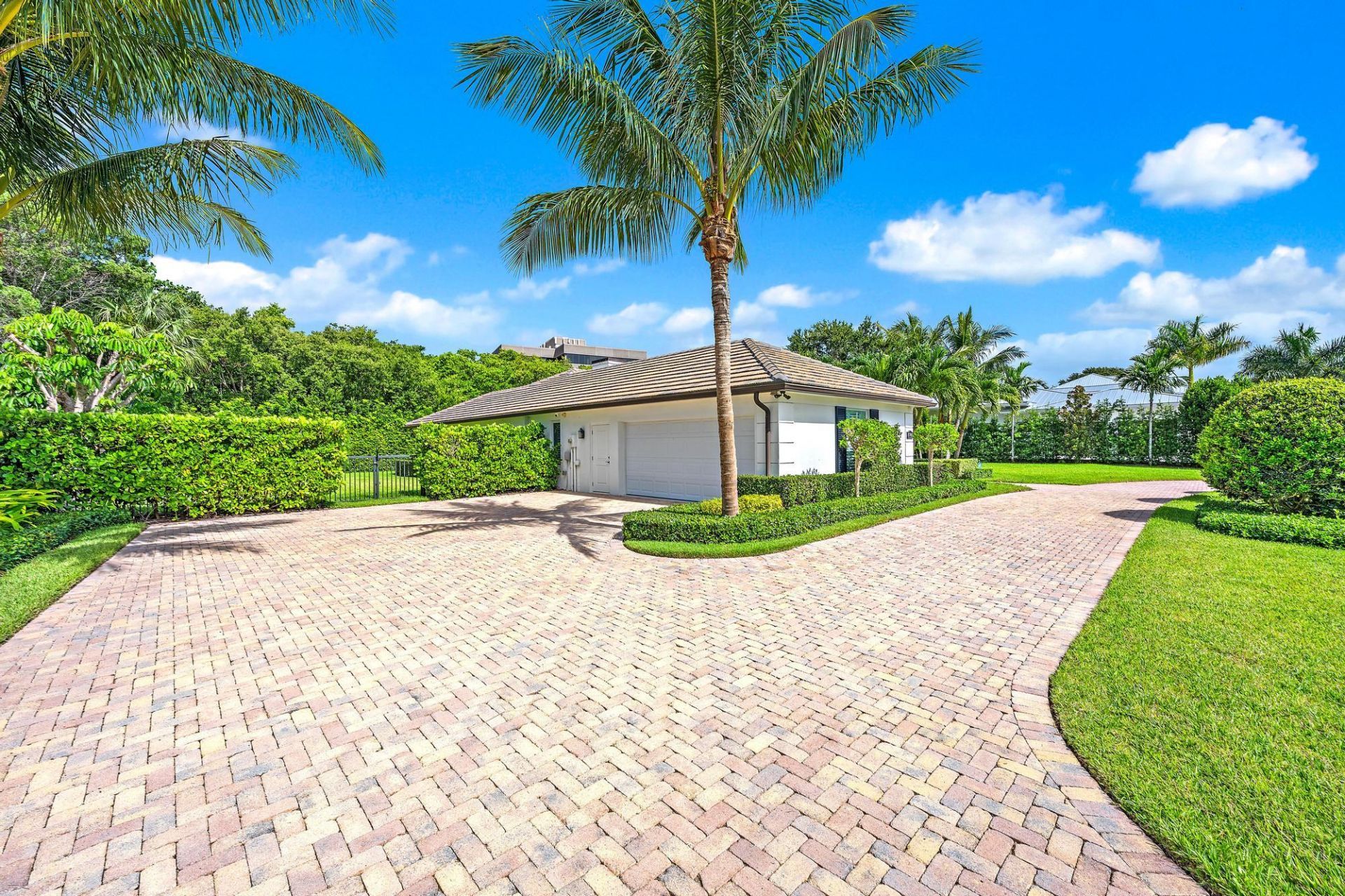 11785 Lake Shore Place, North Palm Beach, FL 33408 Photo