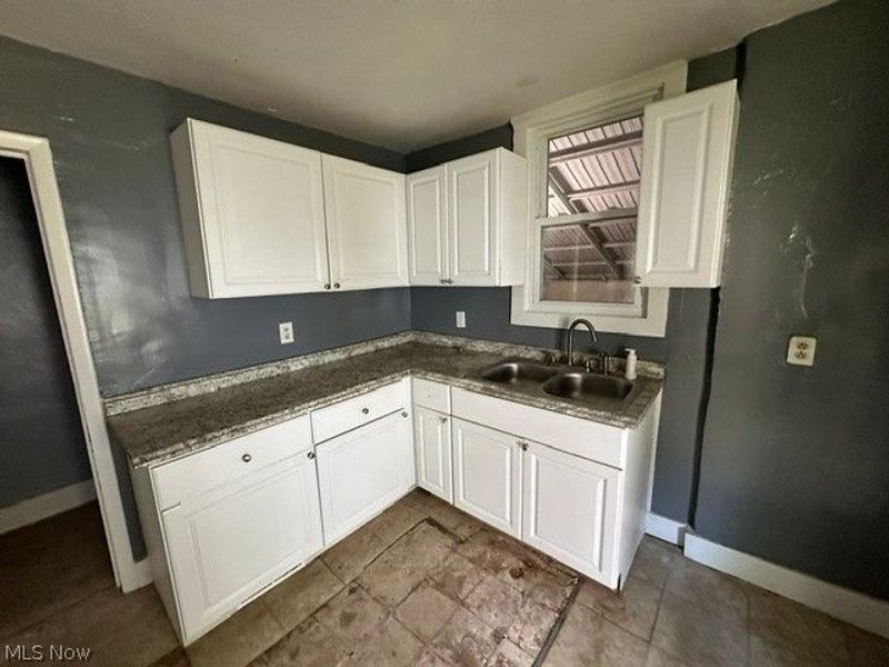 319 W 18th Street, Lorain, OH 44052 Photo 2