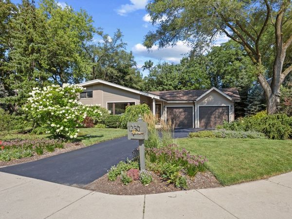1230 Central Avenue , Deerfield, IL 60015