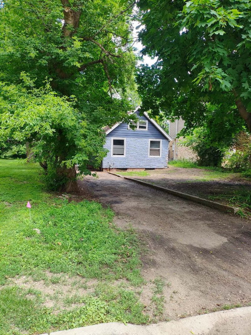 204 W Ellis Avenue, Libertyville, IL 60048 Main Photo
