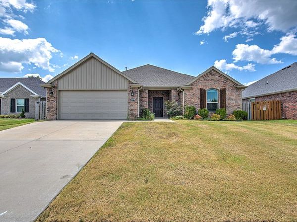 4479 W Topeka Avenue, Fayetteville, AR 72704