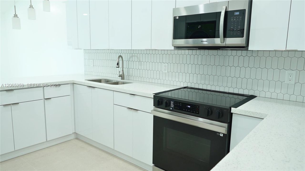 5661 W 21st Ave, Unit 5661, Hialeah, FL 33016 Photo