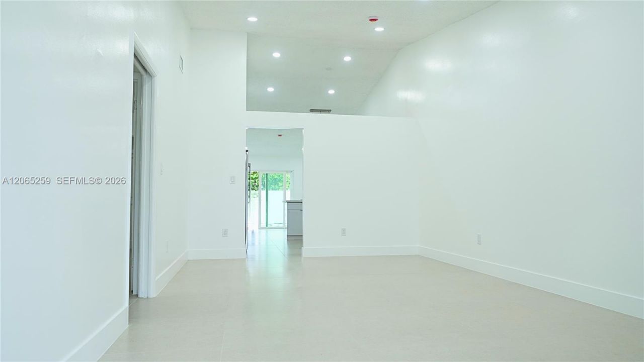 5661 W 21st Ave, Unit 5661, Hialeah, FL 33016 Photo