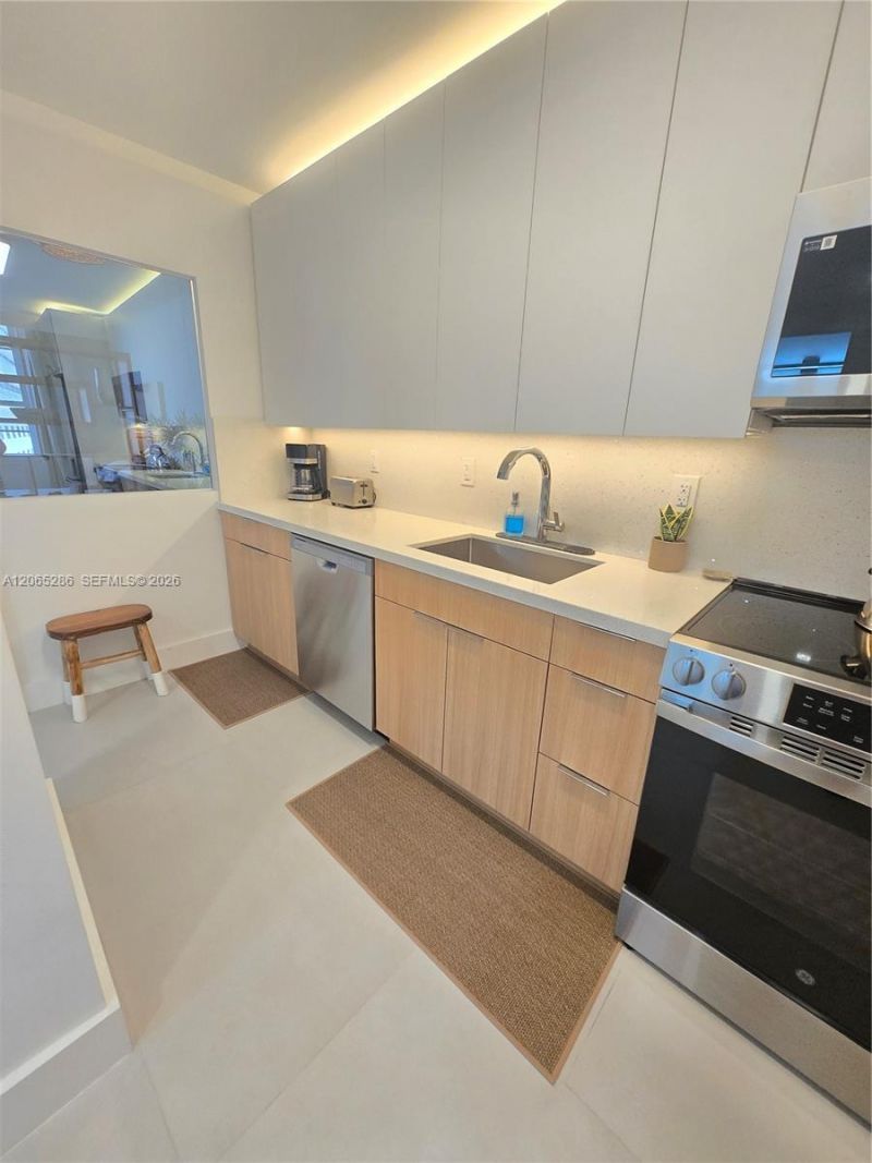 100 Lincoln Rd, Unit 931, Miami Beach, FL 33139 Photo