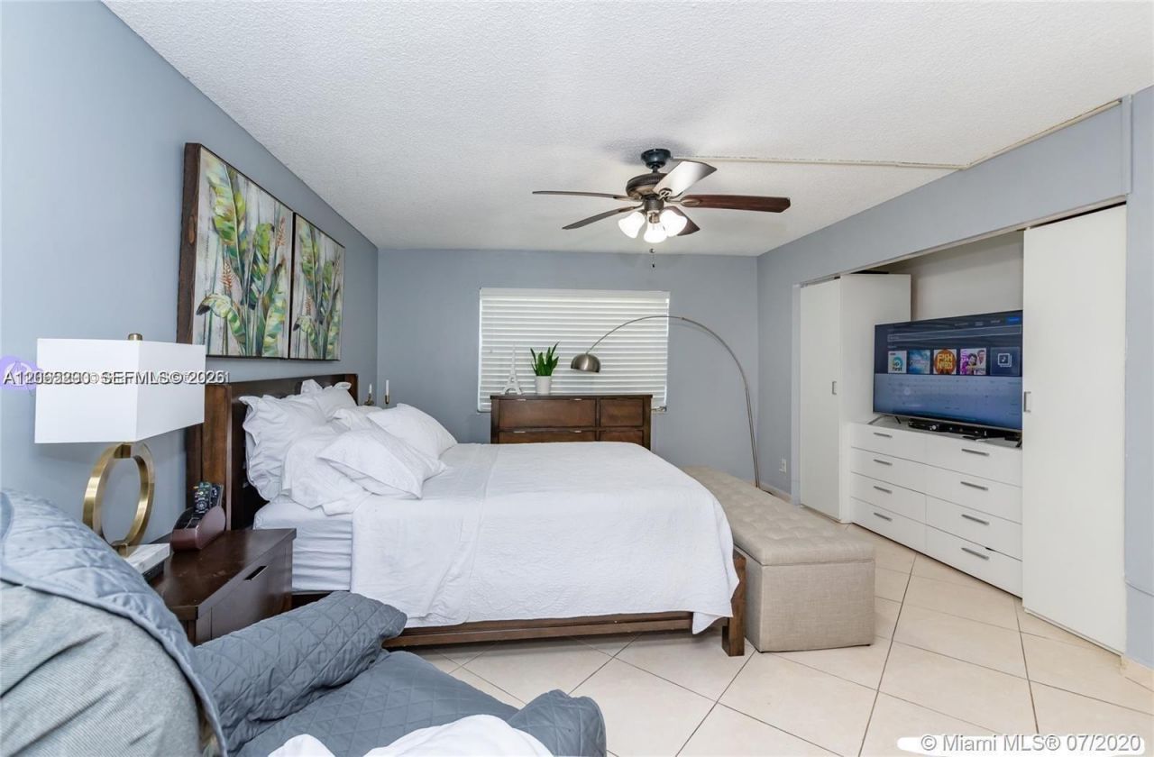 8405 NW 8th St, Unit 206, Miami, FL 33126 Photo