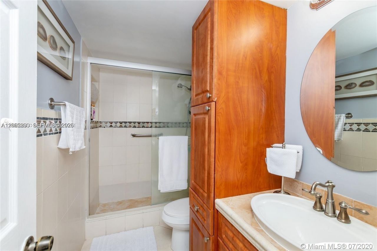 8405 NW 8th St, Unit 206, Miami, FL 33126 Photo