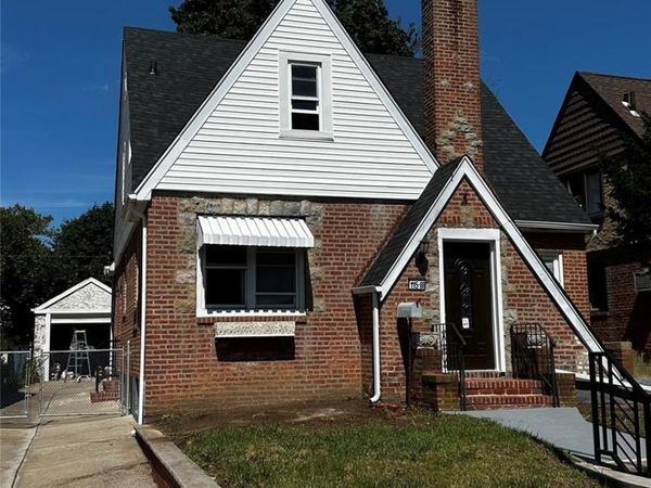 11588 220th Street , Cambria Heights, NY 11411