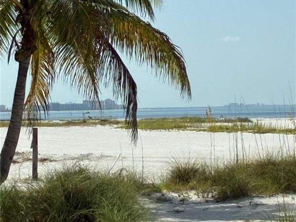 2550 Estero BLVD, Unit 12, FORT MYERS BEACH, FL 33931