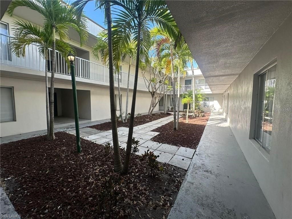 1830 Maravilla Ave, Unit 106, Fort Myers, FL 33901 Photo