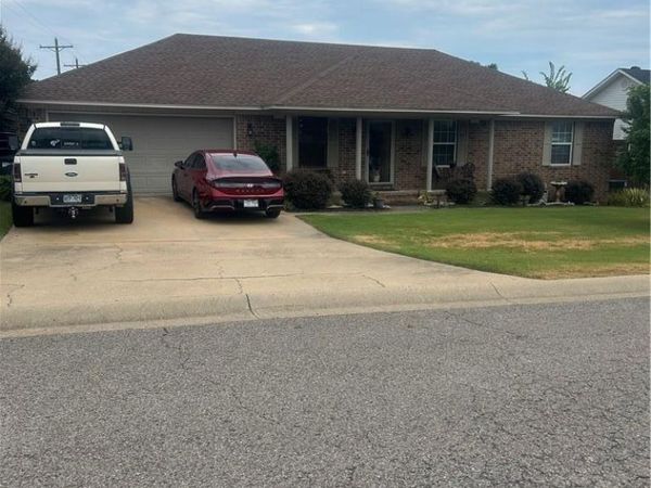 3 Sunflower Dr , Pottsville, AR 72858
