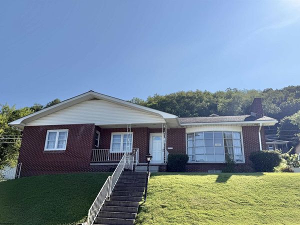 140 Dogwood Street, Philippi, WV 26416