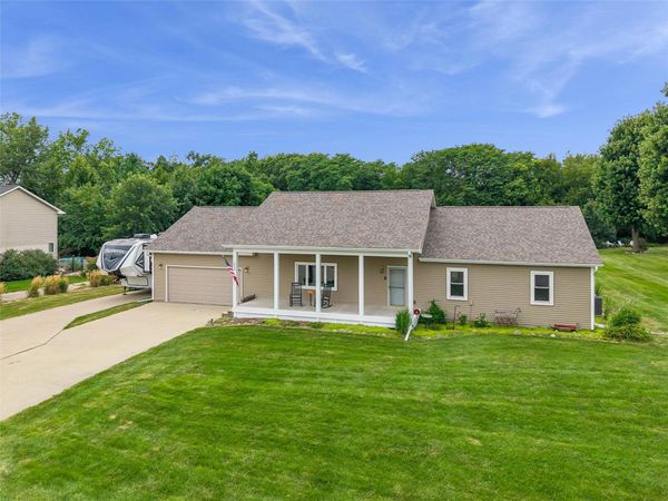 1040 SE 61st Street, Pleasant Hill, IA 50327