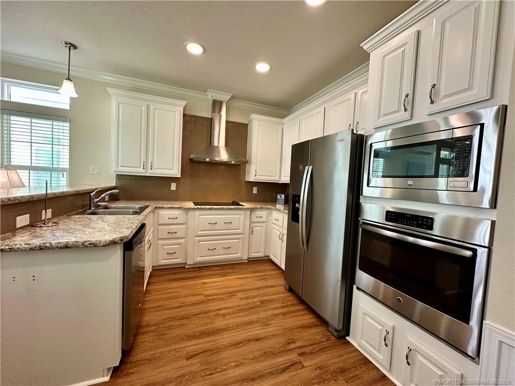 437 NE Intercoastal Drive, Jensen Beach, FL 34957 Photo