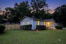 1846 Hazelwood Drive photo 4