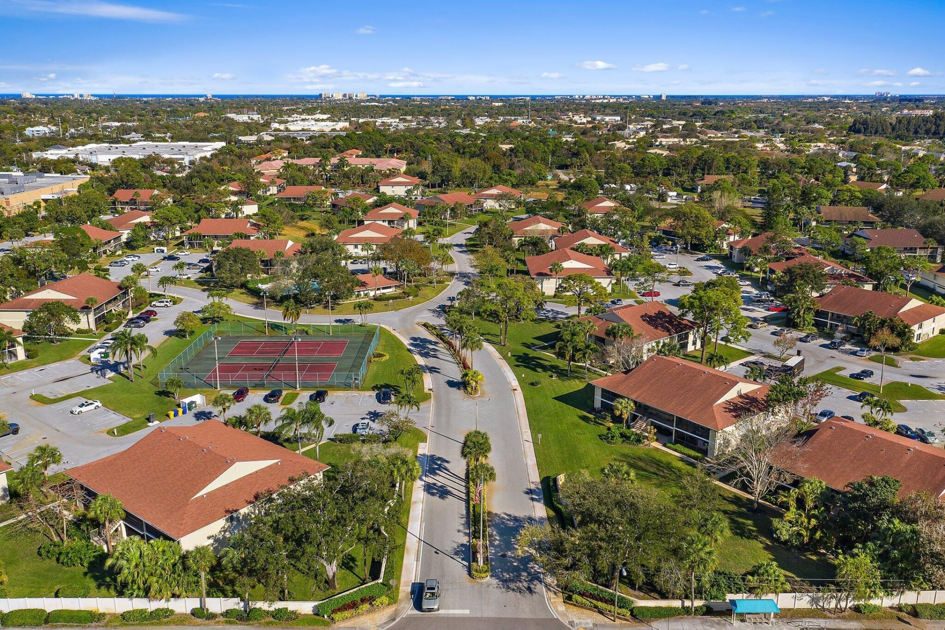 6540 Chasewood Drive, Unit F, Jupiter, FL 33458 Photo