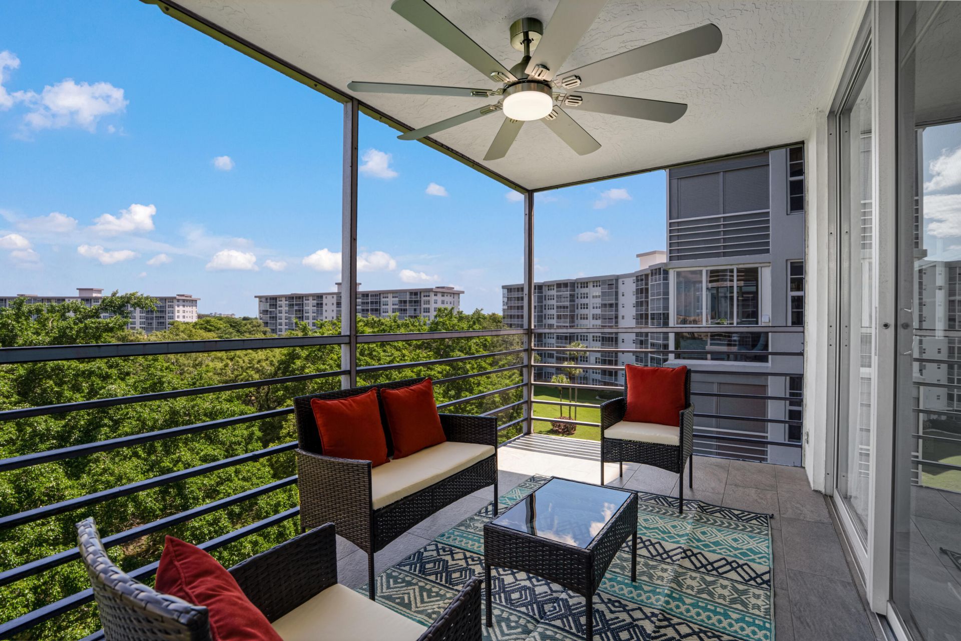 4015 W Palm Aire Drive, Unit 704, Pompano Beach, FL 33069 Photo
