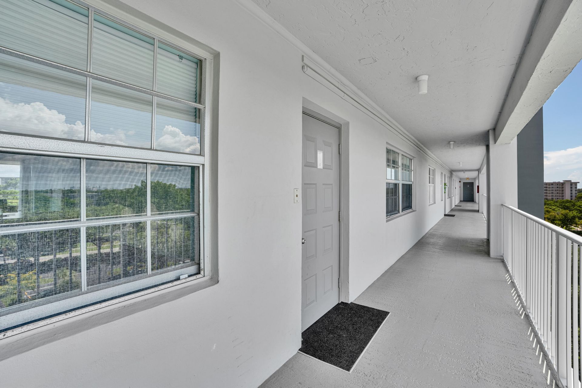 4015 W Palm Aire Drive, Unit 704, Pompano Beach, FL 33069 Photo