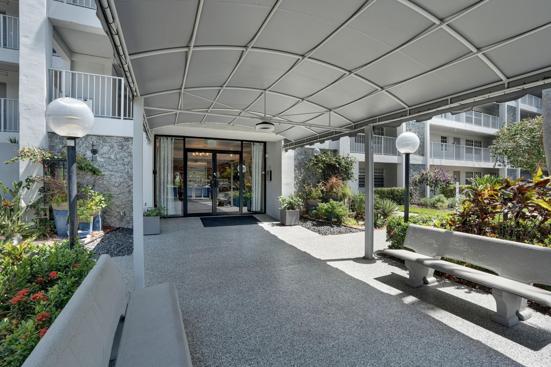 4015 W Palm Aire Drive, Unit 704, Pompano Beach, FL 33069 Photo